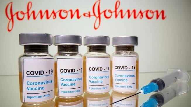 Vakcína Johnson & Johnson může vyvolávat sraženiny, její přínosy ale převládají, zjistila evropská léková agentura
