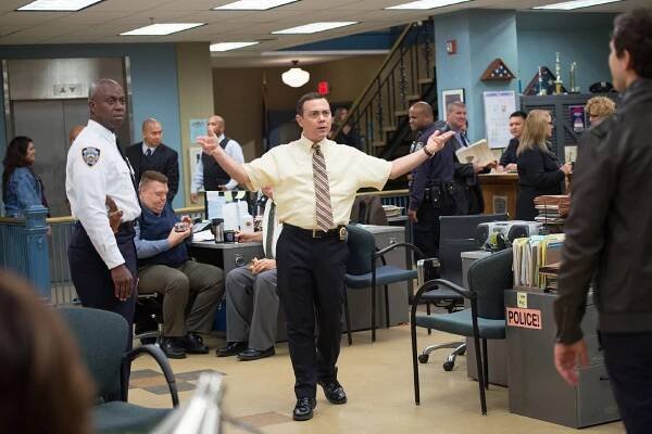 Brooklyn 99 - Nevyřešitelný případ - Z filmu - Andre Braugher, Joel McKinnon Miller, Joe Lo Truglio