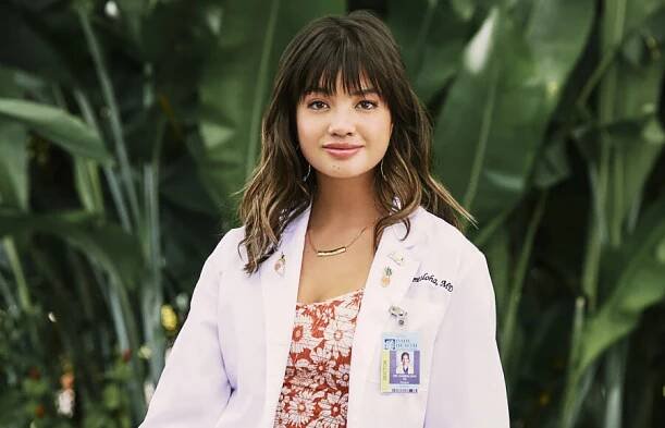 Peyton Elizabeth as Doogie in 'Doogie Kamealoha, M.D.'
