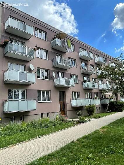 Prodej bytu 1+kk 22 m², Sady pionýrů, Lovosice