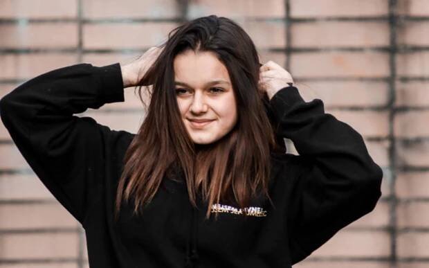Talentovaná Anežka (13) má jasný životní cíl. Rodinu ale drtí zranění její maminky