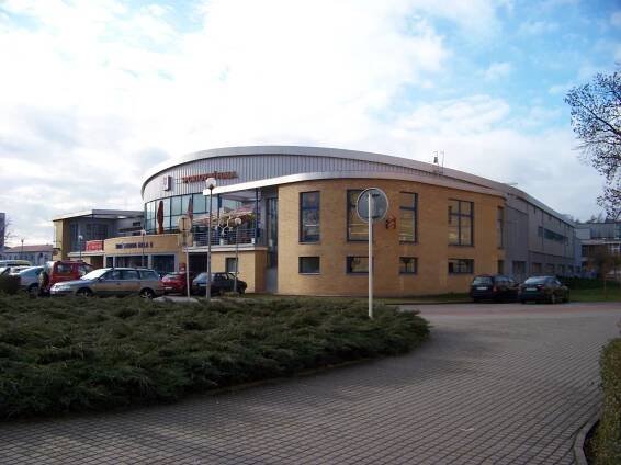 Soubor:Hradec Králové, zimní stadion hala II.jpg