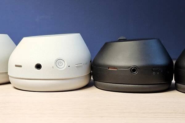 Sony WH-1000XM6 and WH-1000XM5.