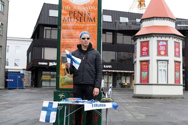 Antti Holma ja maastamuuttajat - Satu Rämön Reykjavik (E04) (2017)