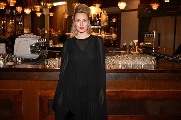 FOTO: Natália Germáni se objevila v hlavní roli pornoherečky Andrey Absolonové. – stránka 10