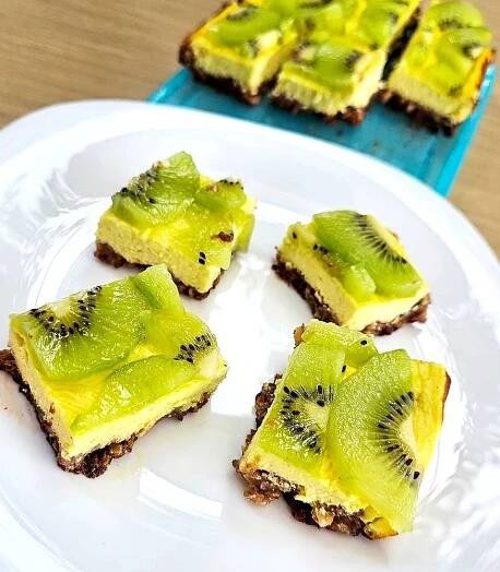Jednoduchý kiwi dezert na plech