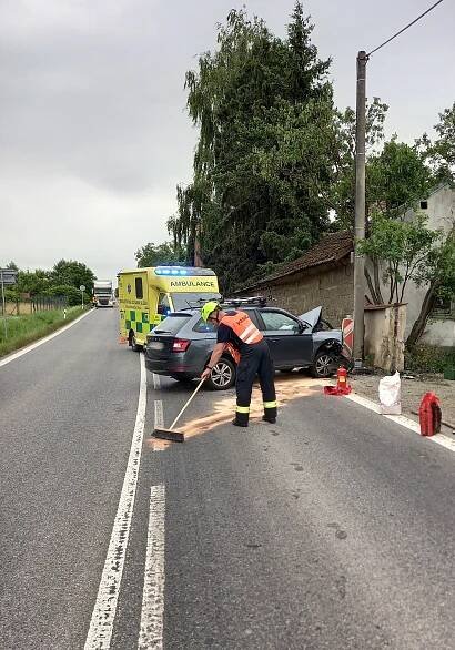 Zranění řidičky osobního vozidla si vyžádala dopravní nehoda v… | POŽÁRY.cz - ohnisko žhavých zpráv | hasiči aktuálně