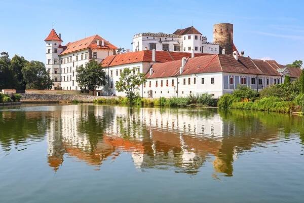 V létě to bude v Jindřichově Hradci zase žít