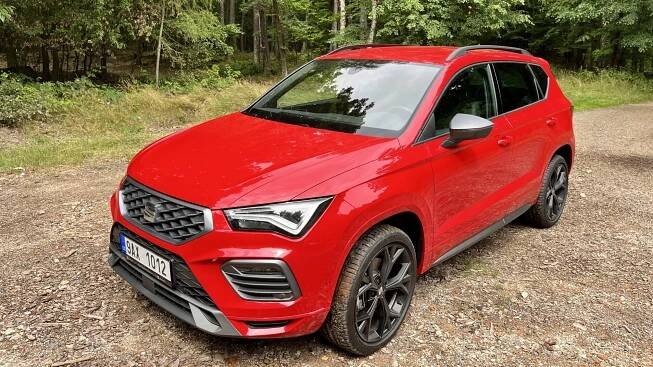 Seat Ateca 1,5 TSI FR 110kW. Španělské rodinné středně velké SUV.