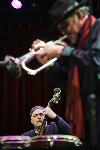 Andy González, Prolific Latin Jazz Bassist, Is Dead at 69