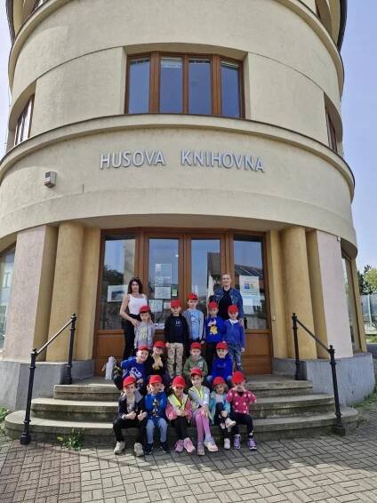 Základní a mateřská škola Angel | Husova knihovna 9.4.
