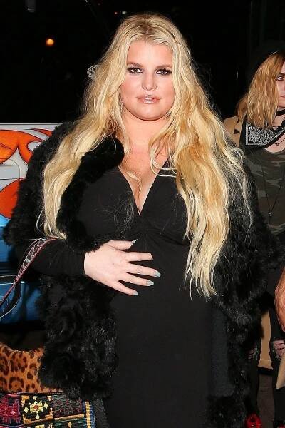 Jessica Simpson předvedla fanouškům vyrýsovanou postavu: Takhle se trojnásobná mamina zvládá udržovat ve formě