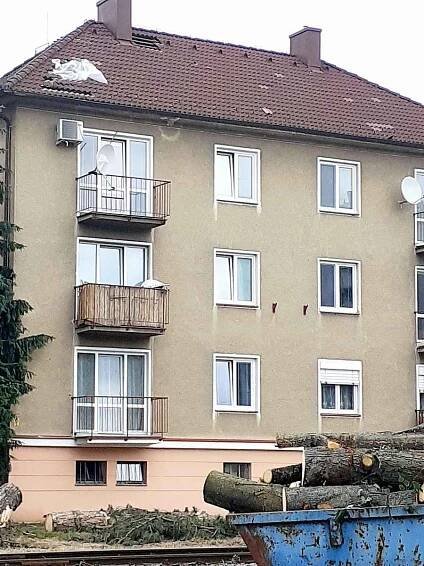 VIDEO: Bouře se ve čtvrtek prohnala Luhačovicemi, místní mluví o tornádu