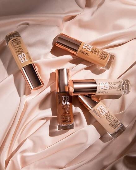 Catrice True Skin přirozeně krycí hydratační make-up