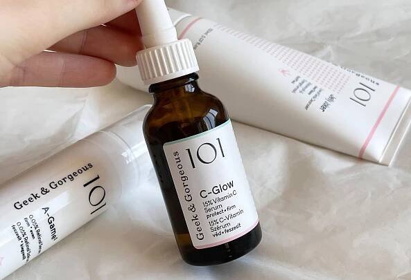 Geek & Gorgeous C-Glow Vitamin C Serum Review