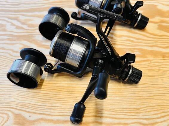 2 NAVIJÁKY SHIMANO BAITRUNNER AERO 8000 RE