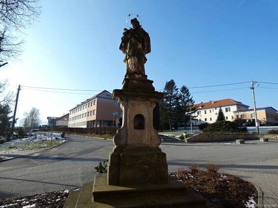 Zašová - kostel Navštívení Panny Marie 13 - socha sv. Jana Nepomuckého