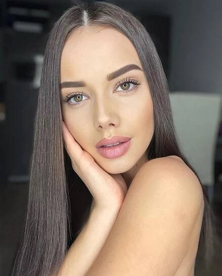 Modelka a herečka Gabriela (20) z Love Islandu: Nejžhavější fotky krásky z Magnuskova filmu!