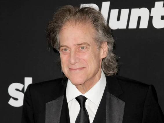 Comedian Richard Lewis, Sitcom Star and 'Curb Your Enthusiasm' Actor, Dead at 76