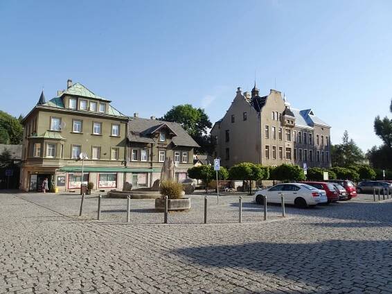 Soubor:Jílové (DC), Mírové náměstí (3).jpg – Wikipedie