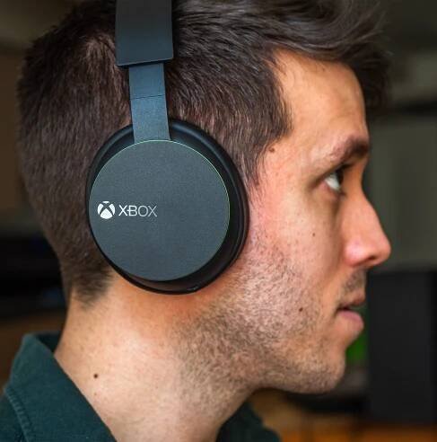 Microsoft’s Xbox Wireless Headset is a mic-drop moment