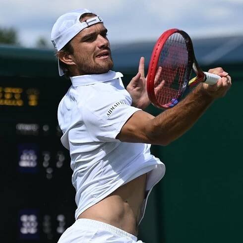 Macháč obvinil wimbledonské rozhodčí: Nemají mozek. Vítěz plakal, jím cloumal vztek