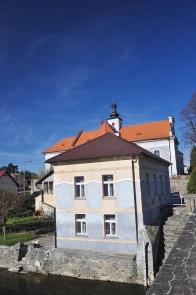 Dům u řeky
