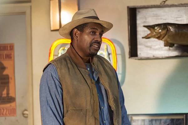Strážce pořádku - Trust - Z filmu - Mykelti Williamson
