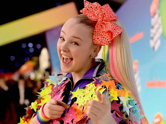 JoJo Siwa Chopped Off Her Signature Ponytail—See Pics