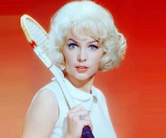 Stella Stevens Biography - Facts, Childhood, Family Life & Achievements