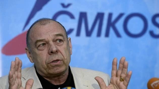 Zavadil: Lidé by měli ukázat naštvanost a připojit se k demonstraci