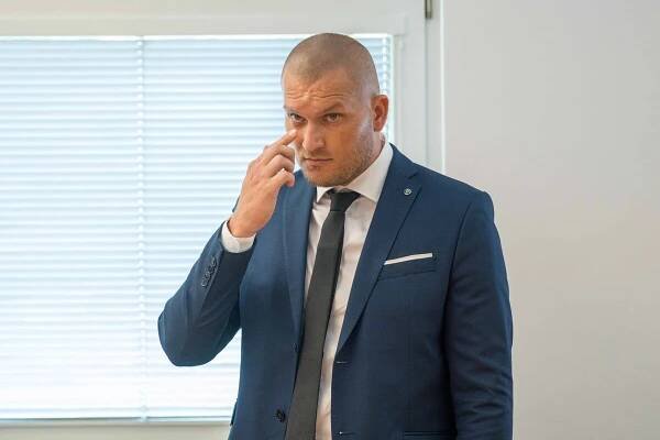 Generálna prokuratúra sa za rok nerozhodla, či podá obžalobu na expolicajta Stahla. Mohol by ohroziť Bödöra i Gašpara