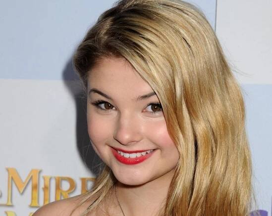 Stefanie Scott