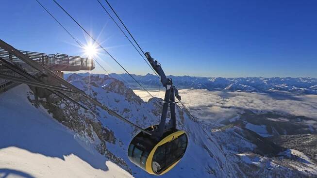 Panoramic gondola to the Dachstein