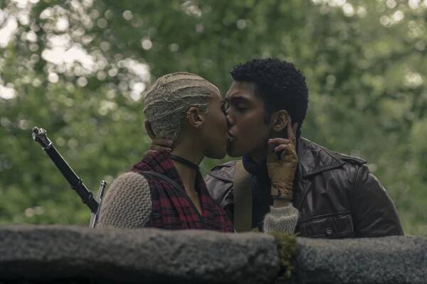 Sabrinina děsivá dobrodružství - Kapitola dvacátá druhá: Zatáhni mě do pekla - Z filmu - Tati Gabrielle, Chance Perdomo