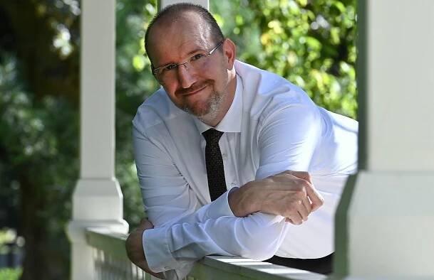 Soudci jako Simon na Ústavní soud nepatří, říká historik. Pavlův kandidát vzal odškodné politickému vězni