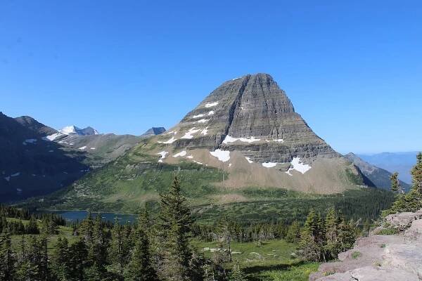 The view from the Hidden Lake Overlook