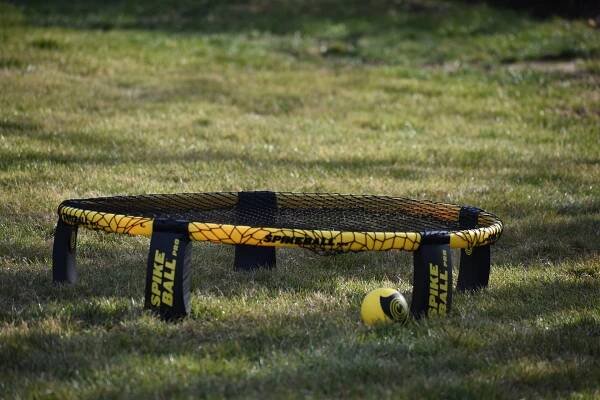Best Spikeball Set: Reviews & Buying Tips for 2022