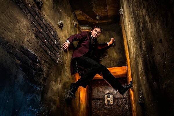 Harry Houdini - buy a turnkey escape room with a lot of unique mechanics