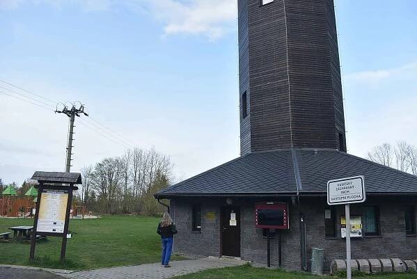 Rozhledna Nová Ves nad Dolní Moravicí je vyhledávanou atrakcí Jeseníků. květen 2022