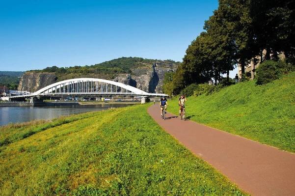ÚSTÍ NAD LABEM Z CYKLISTICKÉHO SEDLA I Z LODNÍ PALUBY