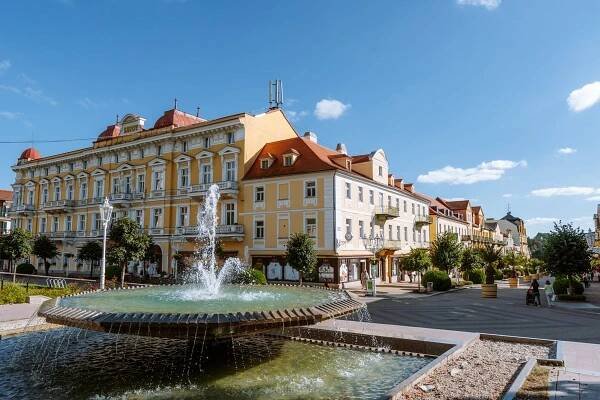 Františkovy Lázně kolonáda / co vidět ve Františkových Lázních