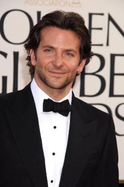 Bradley Cooper se po vztahu s Irinou Shayk nemohl posunout dál. 