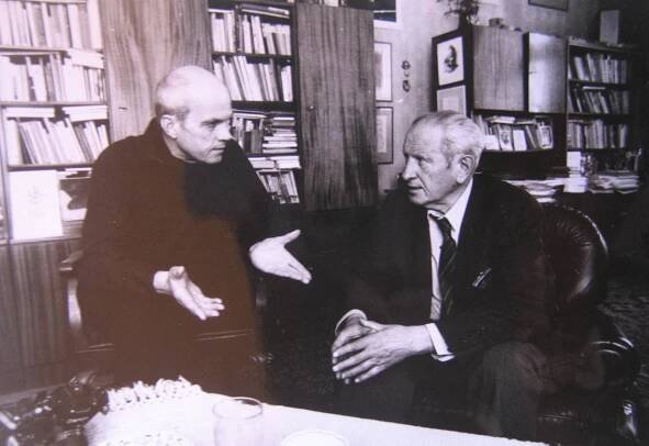 „Jen čtvrthodina času a já měl tátovi říct, že máma zemřela.“ Herec Přeučil vzpomíná, jak otce soudili s Horákovou — HlídacíPes.org