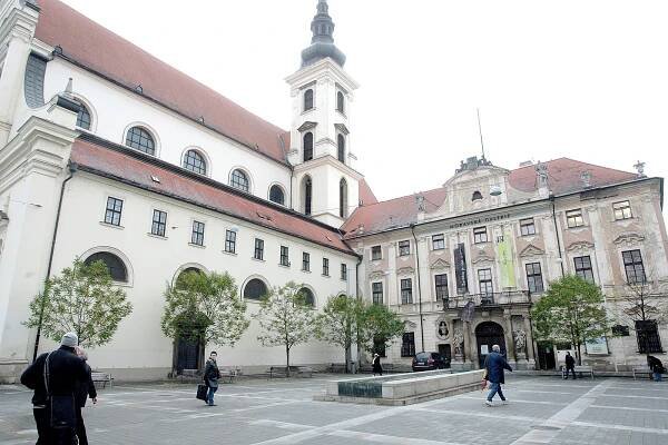 Rok zavřeno: velká proměna Místodržitelského paláce na Moravském náměstí v Brně