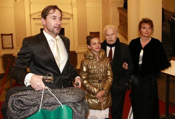 Tato influencerka zatoužila být herečkou v seriálu, jehož 2. série čeká někde ostudně ve sklepě na to, až bude svět tak zoufalý, že snese další epizody