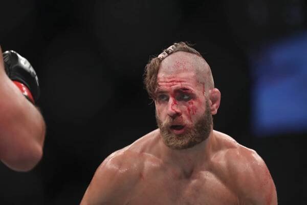 Bojovník MMA Procházka se v UFC střetne v dubnu s Rakičem