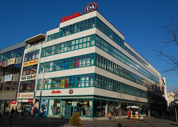 Soubor:Bata Masarykovo namesti Ostrava Czech republic 5.jpg – Wikipedie