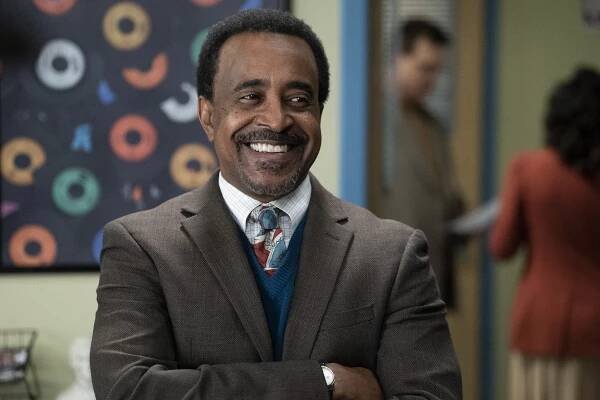 Schooled - Tamagotchis and Bells - Z filmu - Tim Meadows