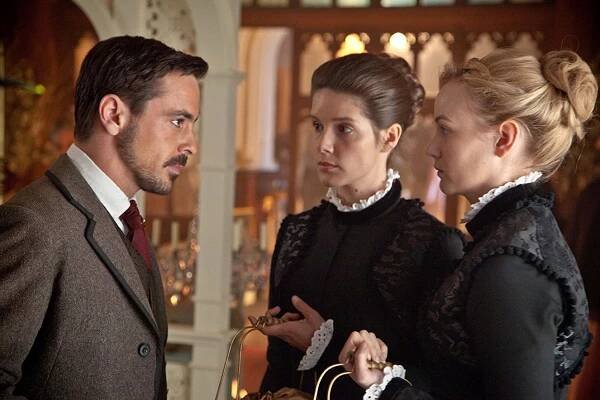 Obchodní dům Paradise - Z filmu - Emun Elliott, Sonya Cassidy, Joanna Vanderham